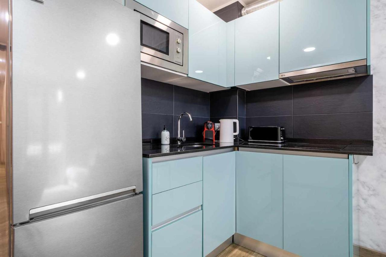 Apartments Lilia เรวส์ ห้อง รูปภาพ