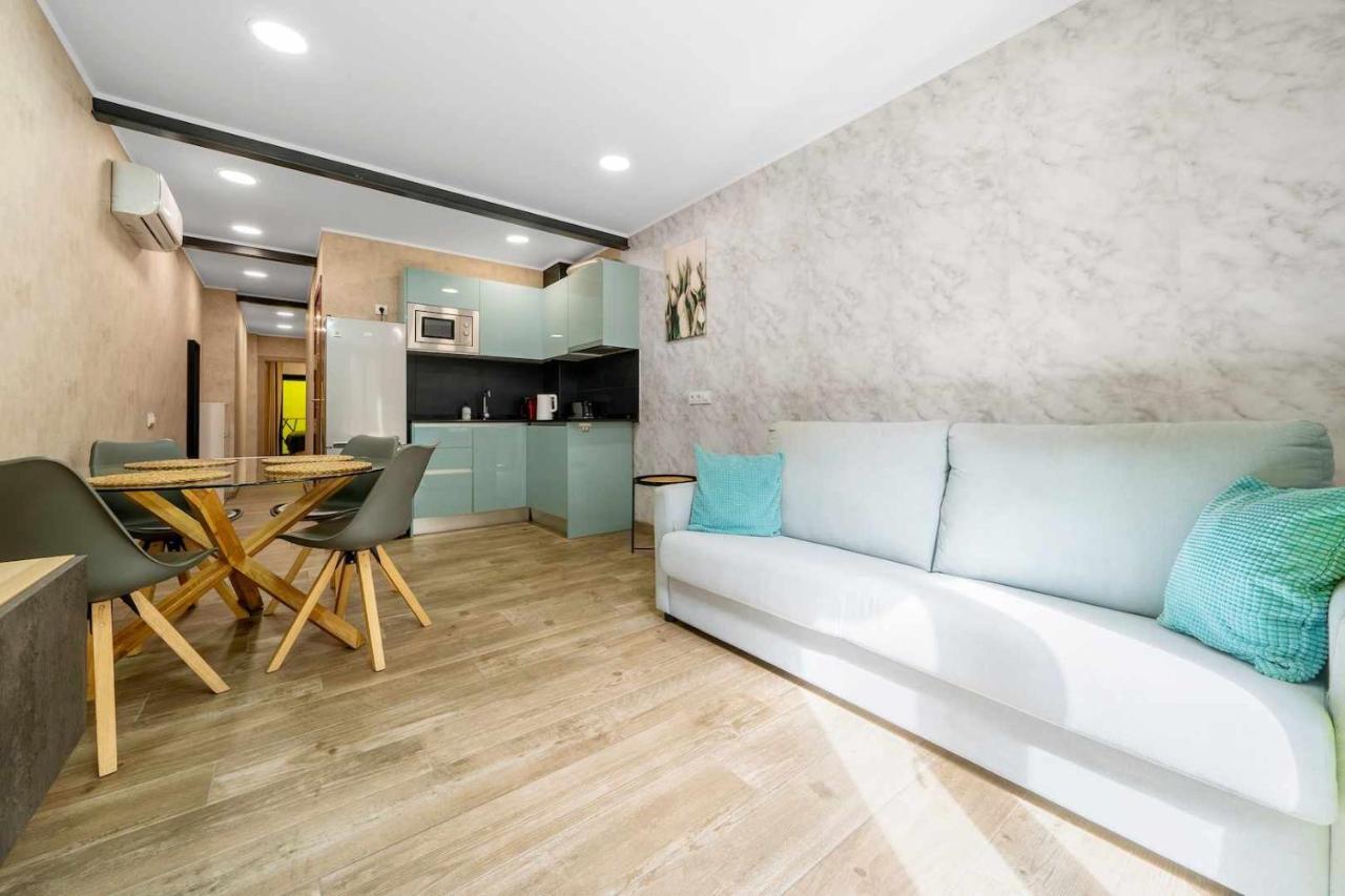Apartments Lilia เรวส์ ห้อง รูปภาพ