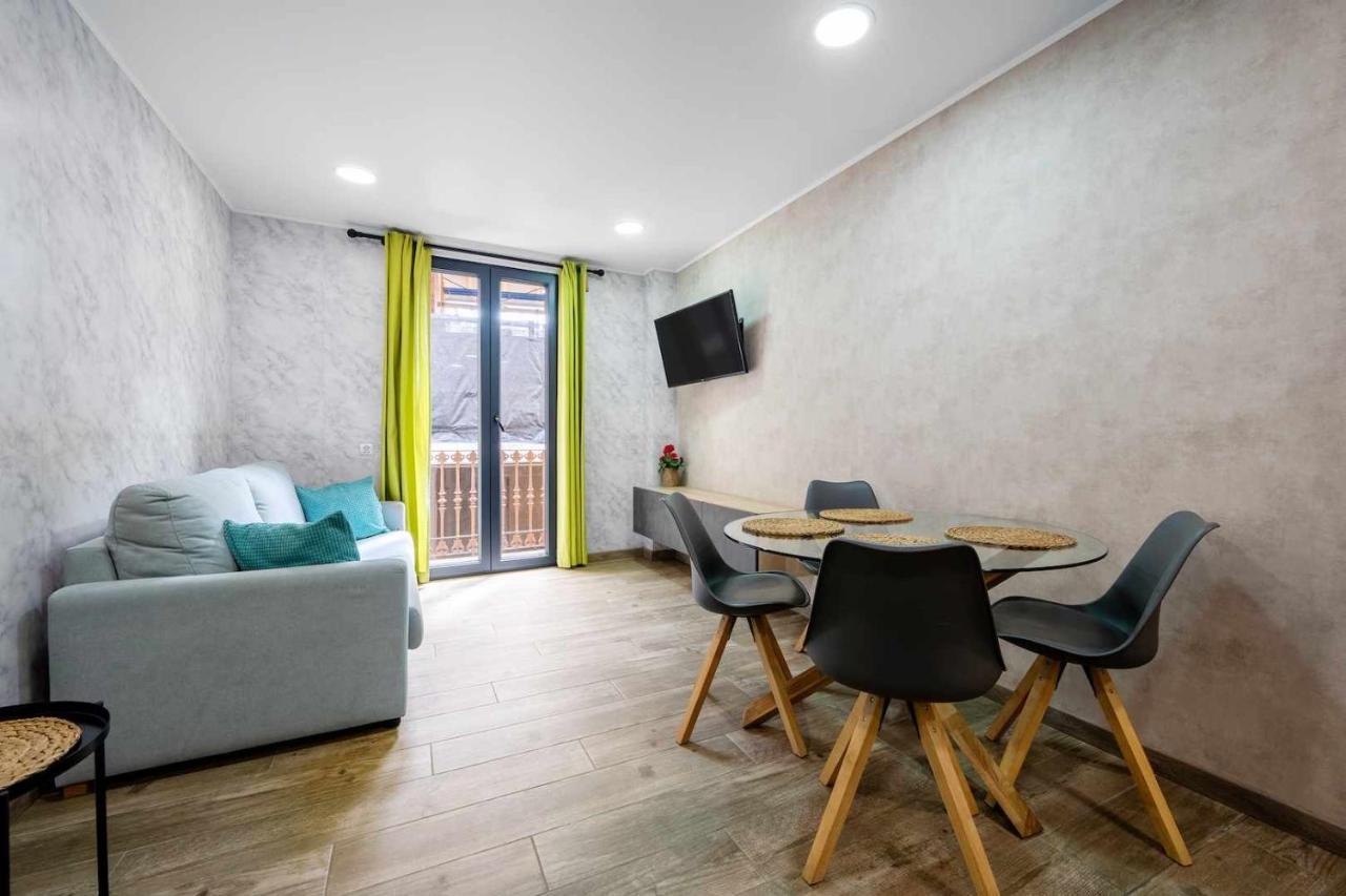Apartments Lilia เรวส์ ห้อง รูปภาพ