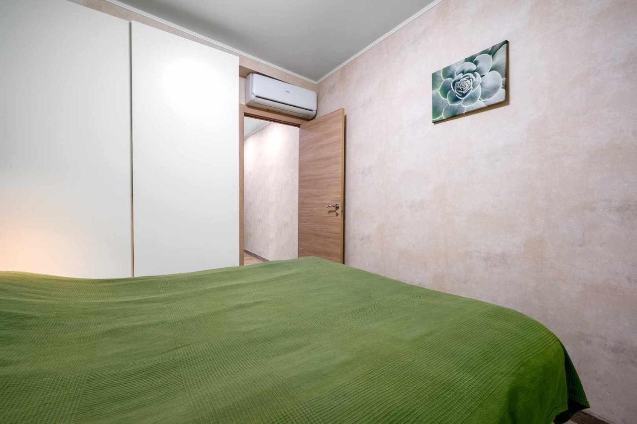 Apartments Lilia เรวส์ ห้อง รูปภาพ