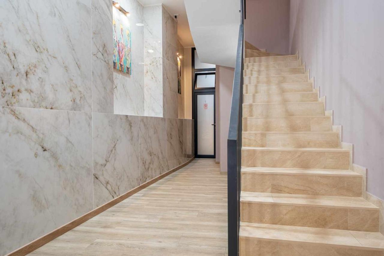 Apartments Lilia เรวส์ ห้อง รูปภาพ