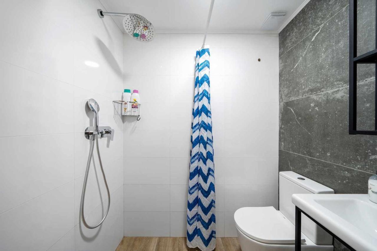 Apartments Lilia เรวส์ ห้อง รูปภาพ