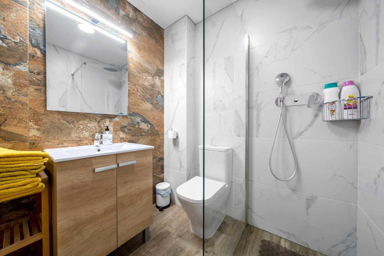 Apartments Lilia เรวส์ ห้อง รูปภาพ