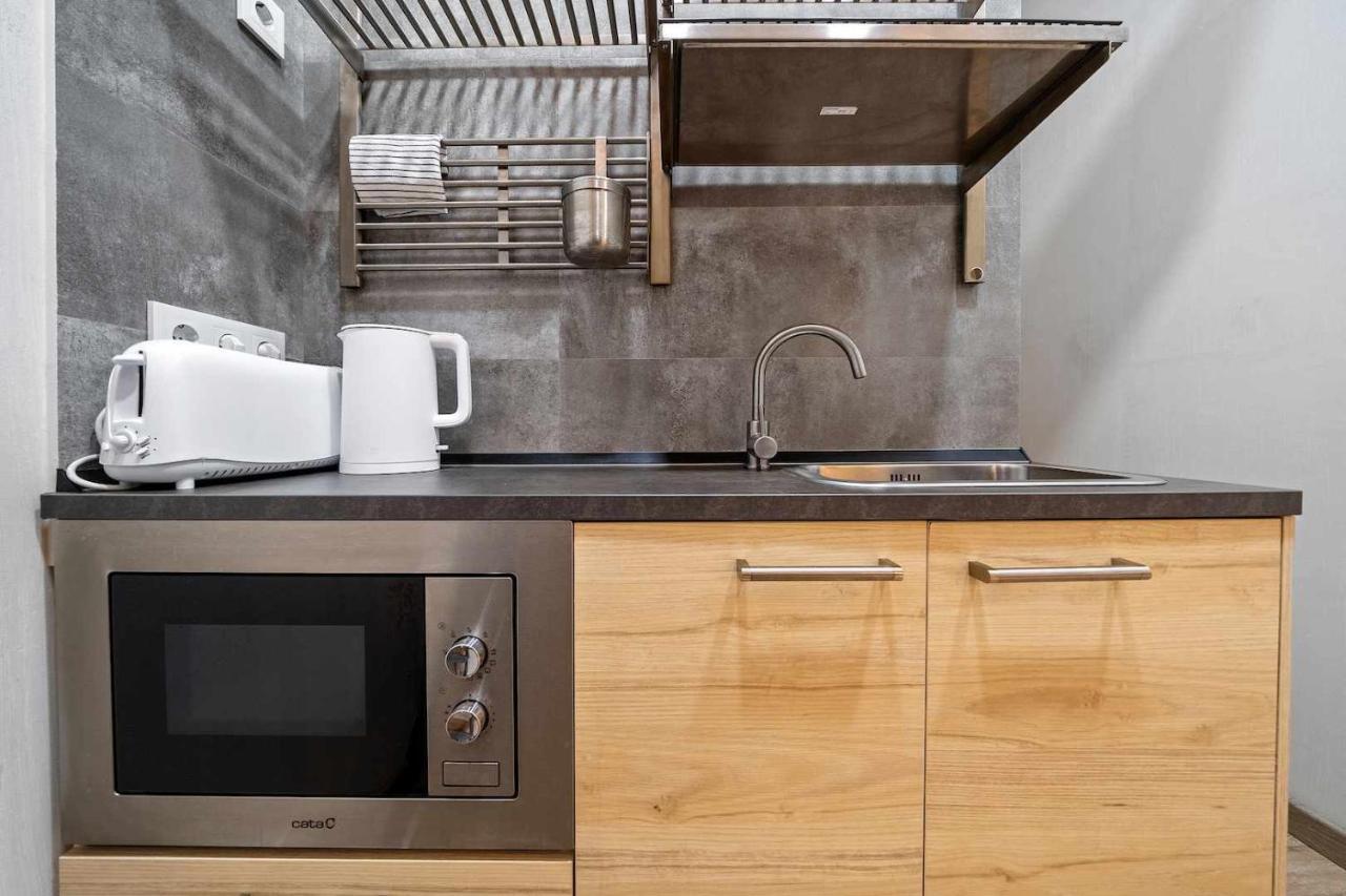 Apartments Lilia เรวส์ ห้อง รูปภาพ