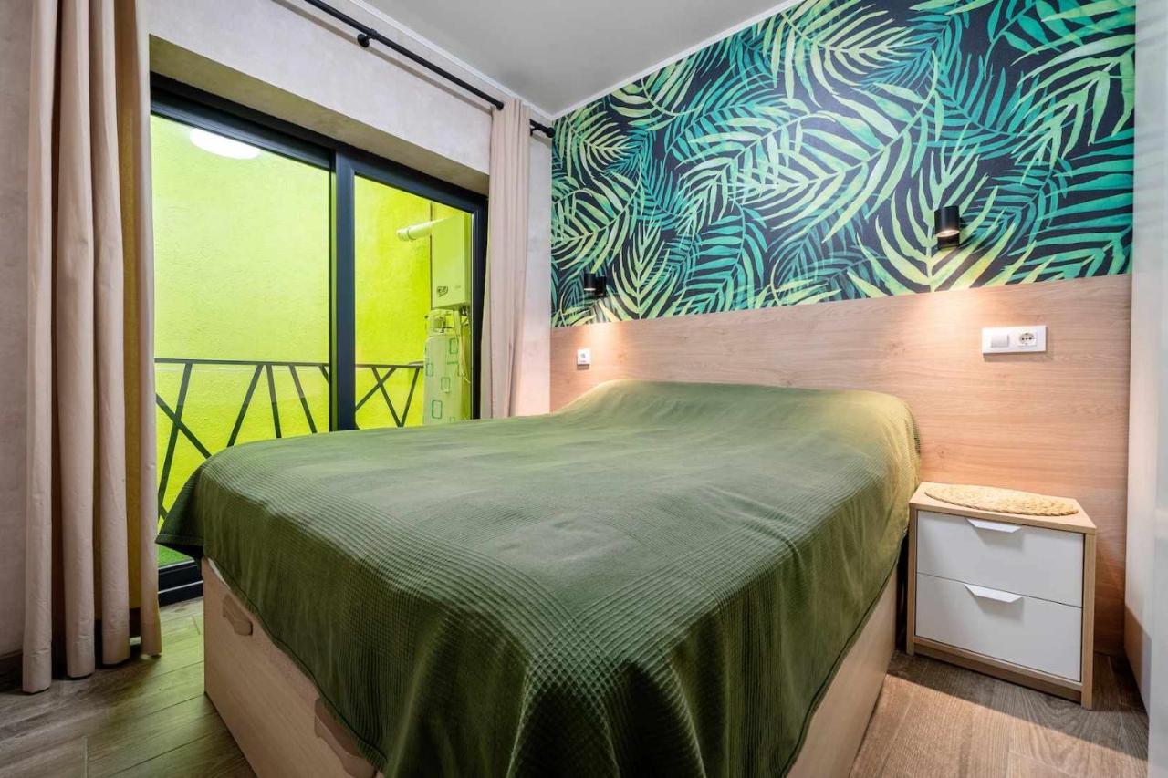 Apartments Lilia เรวส์ ห้อง รูปภาพ